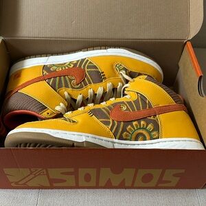 Nike Dunk High PRM Somos Familia Men's Size 9.5 - DZ5354-045